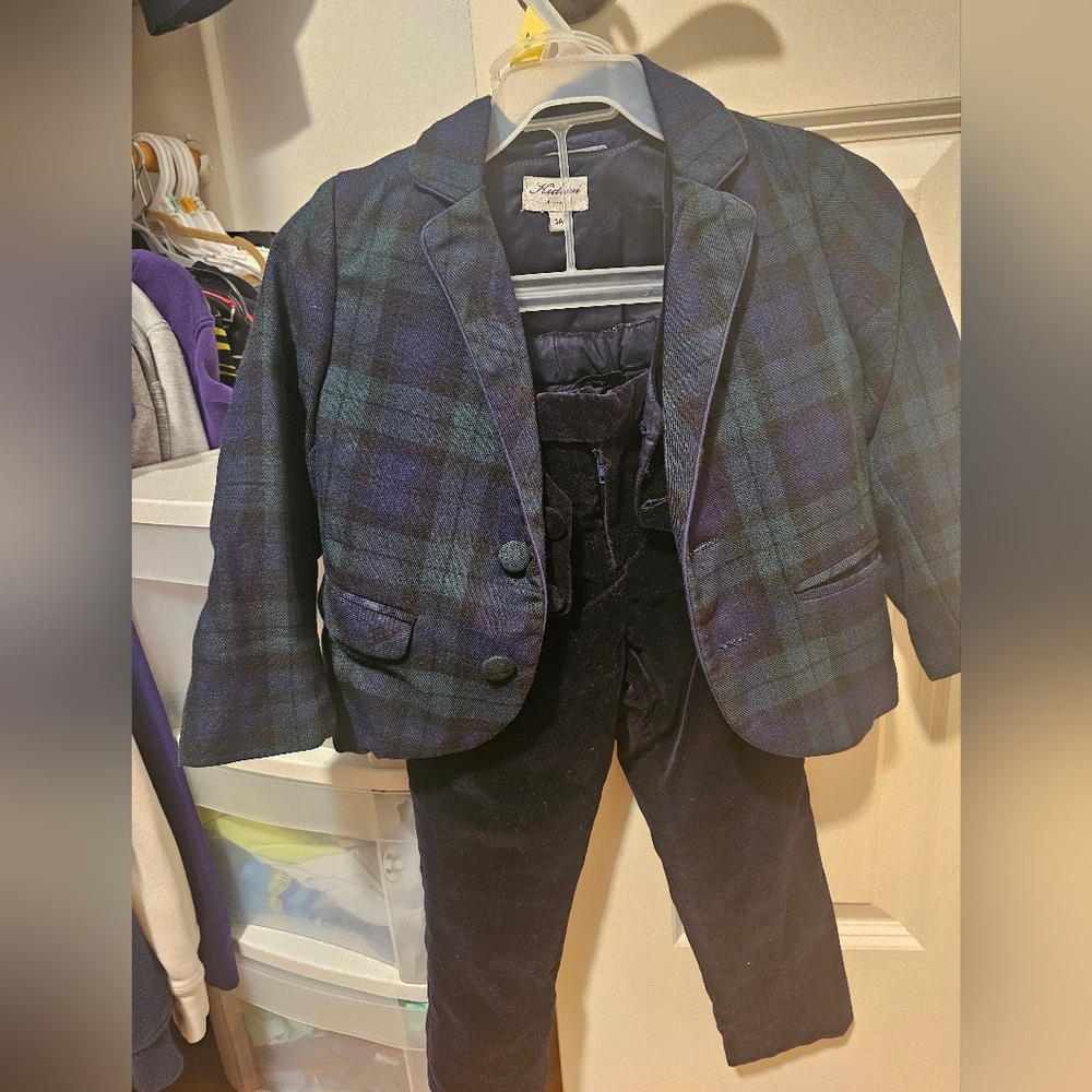 Kidiwi boys suit 3T